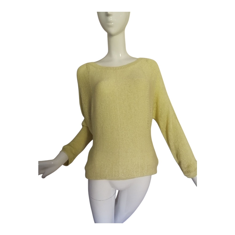 Chic Women's Light Yellow Crew Neck Sweater